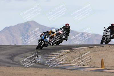 media/Nov-16-2025-Race Pace (Sun) [[8c5fa54630]]/Non Verified Riders (1st 20 Minutes)/6-Turn 12 (2pm)/